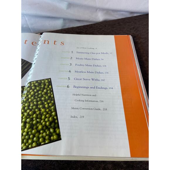 Betty Crocker Slow Cooker cookbook. - Picture 3 of 3